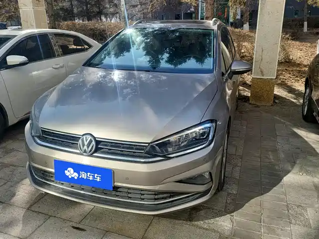 VOLKSWAGEN GOLF*JIAYU