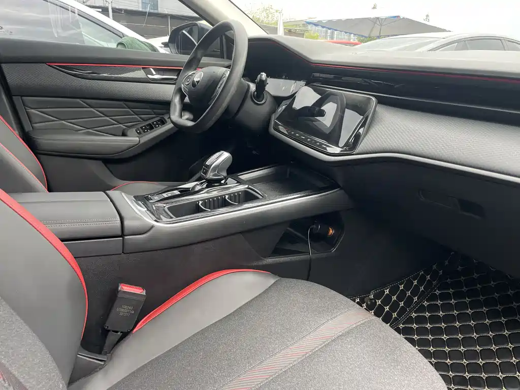 DONGFENG YI HYUN MAX