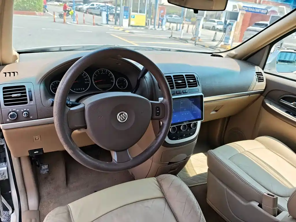 Buick GL8 — миниатюра 12