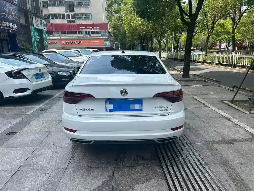 Volkswagen Sagitar - фото 8