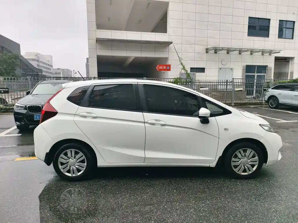 Honda Fit — миниатюра 4
