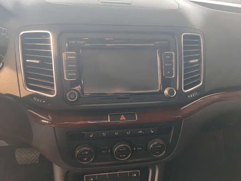 Volkswagen Sharan — миниатюра 11
