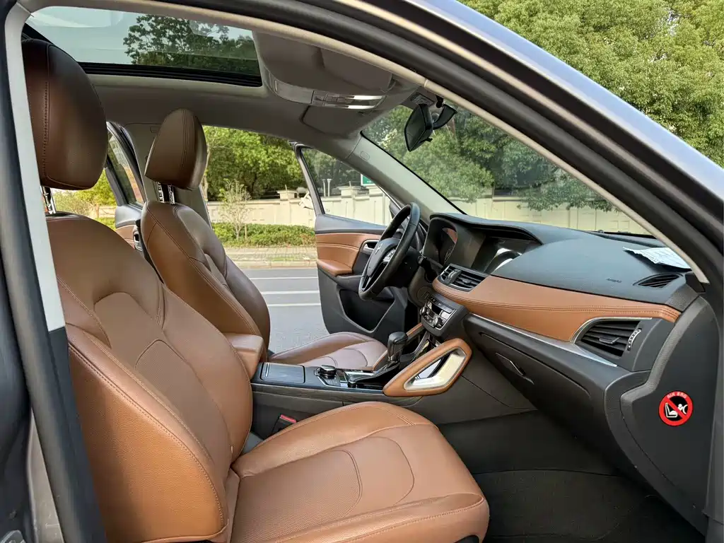 Borgward BX7 — миниатюра 6