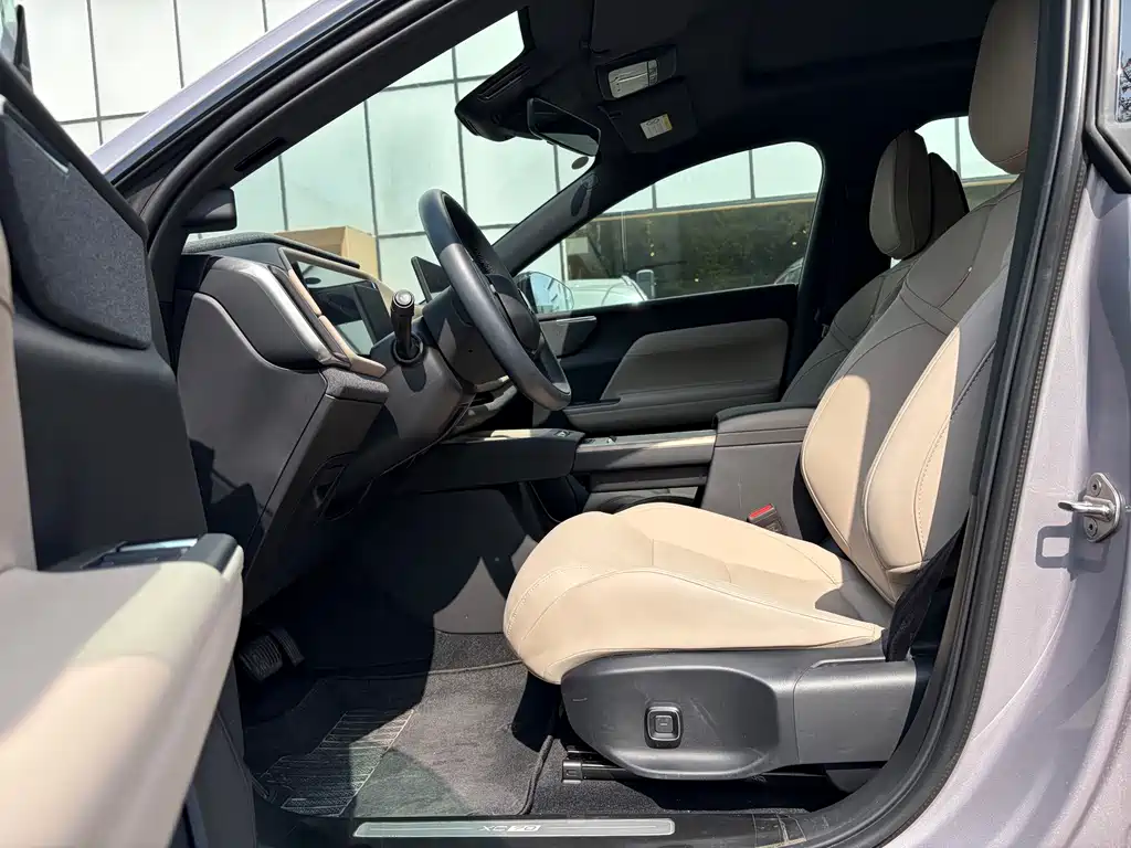 Volvo XC70 PHEV — миниатюра 6