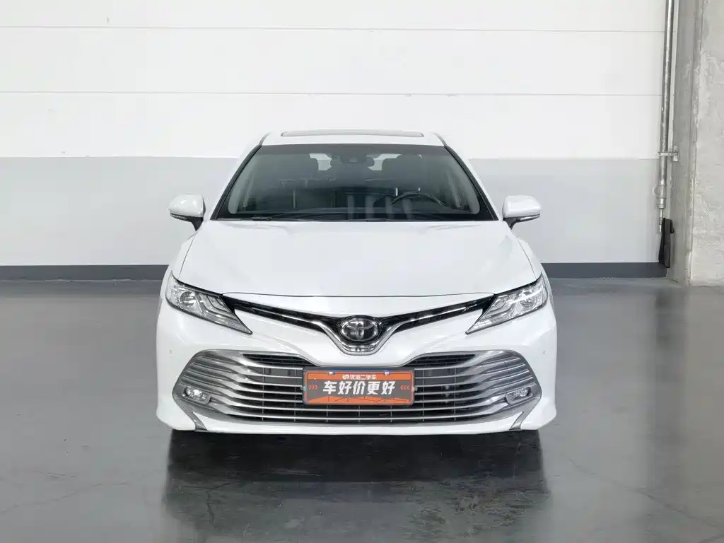 Toyota Camry — миниатюра 3