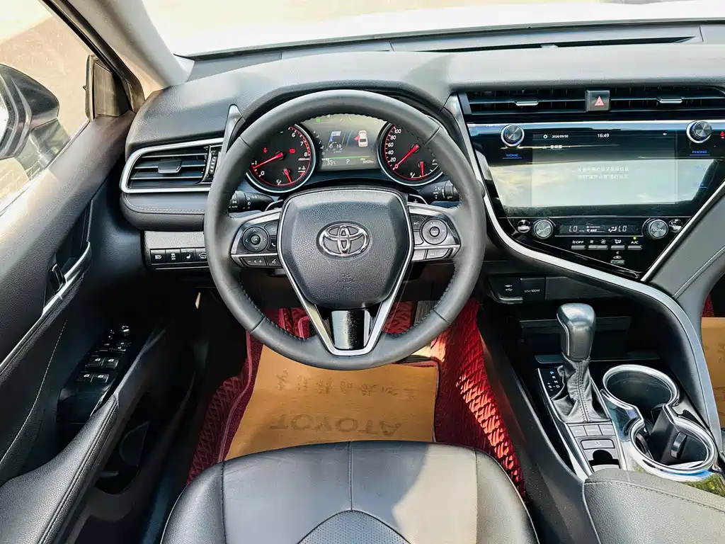 Toyota Camry — миниатюра 20
