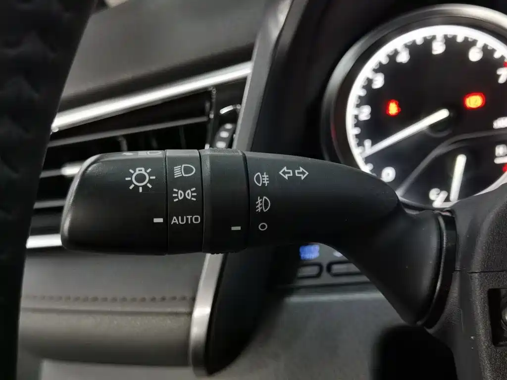 Toyota Camry — миниатюра 21