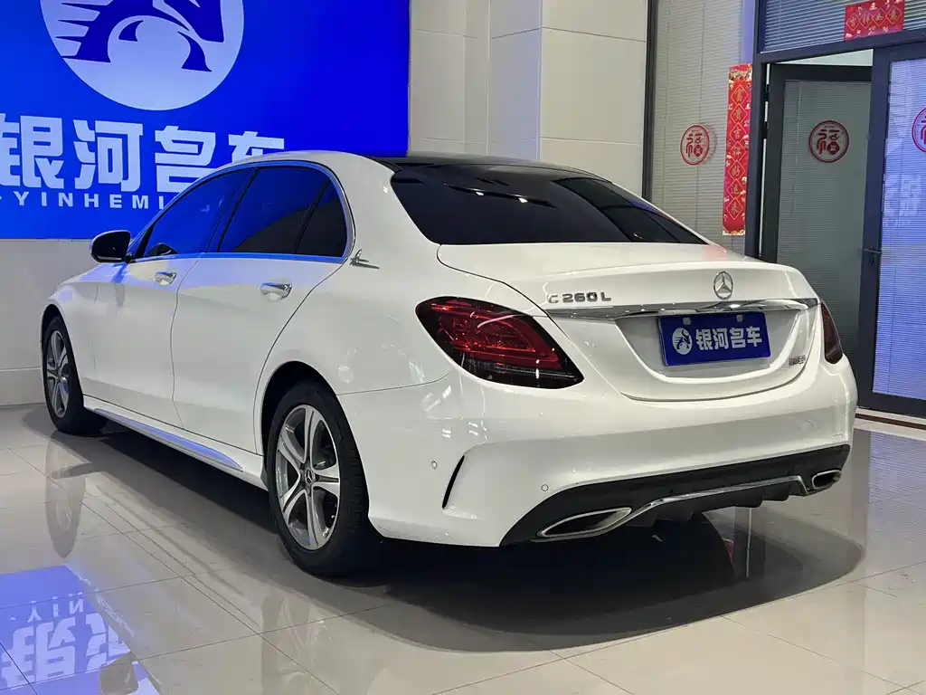 Mercedes-Benz C-Class — миниатюра 13