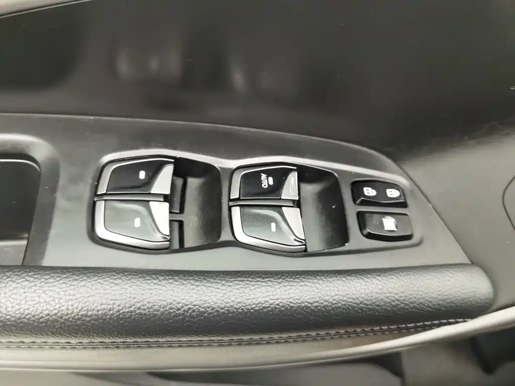 Hyundai Santa Fe — миниатюра 9