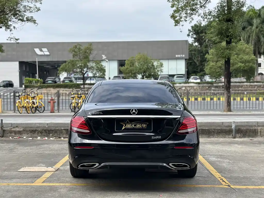 MERCEDES-BENZ E CLASS