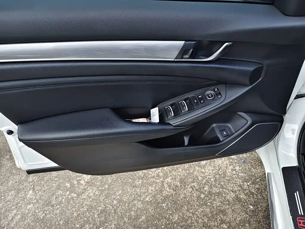 Honda Accord — миниатюра 7