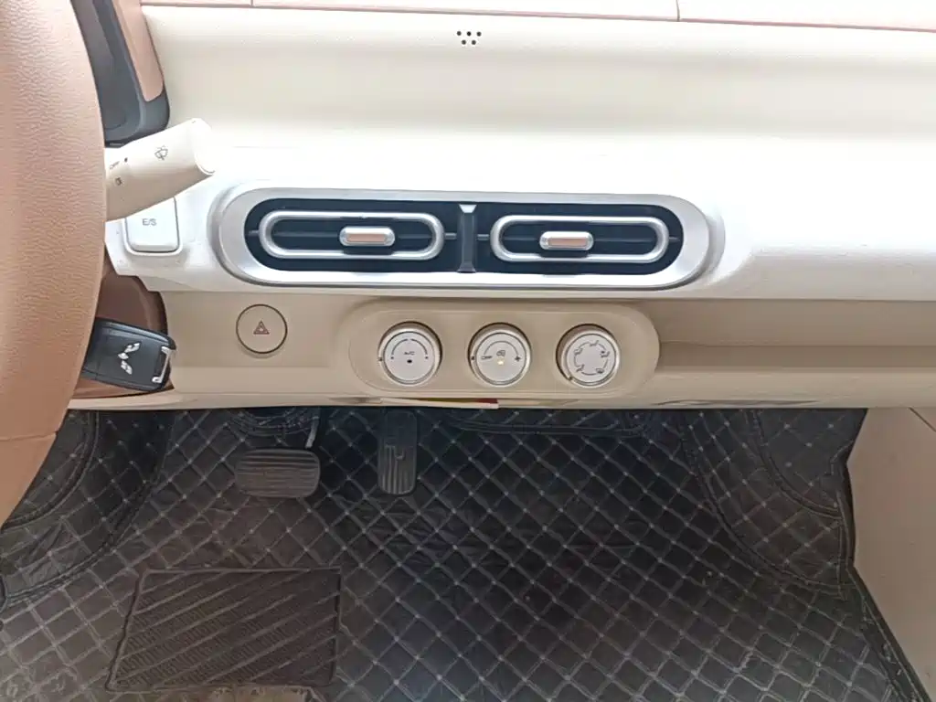 Wuling MINIEV — миниатюра 13