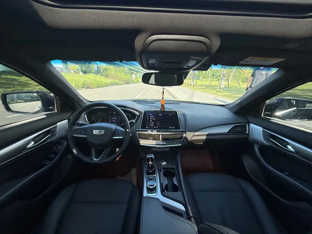 Cadillac CT5 — миниатюра 7