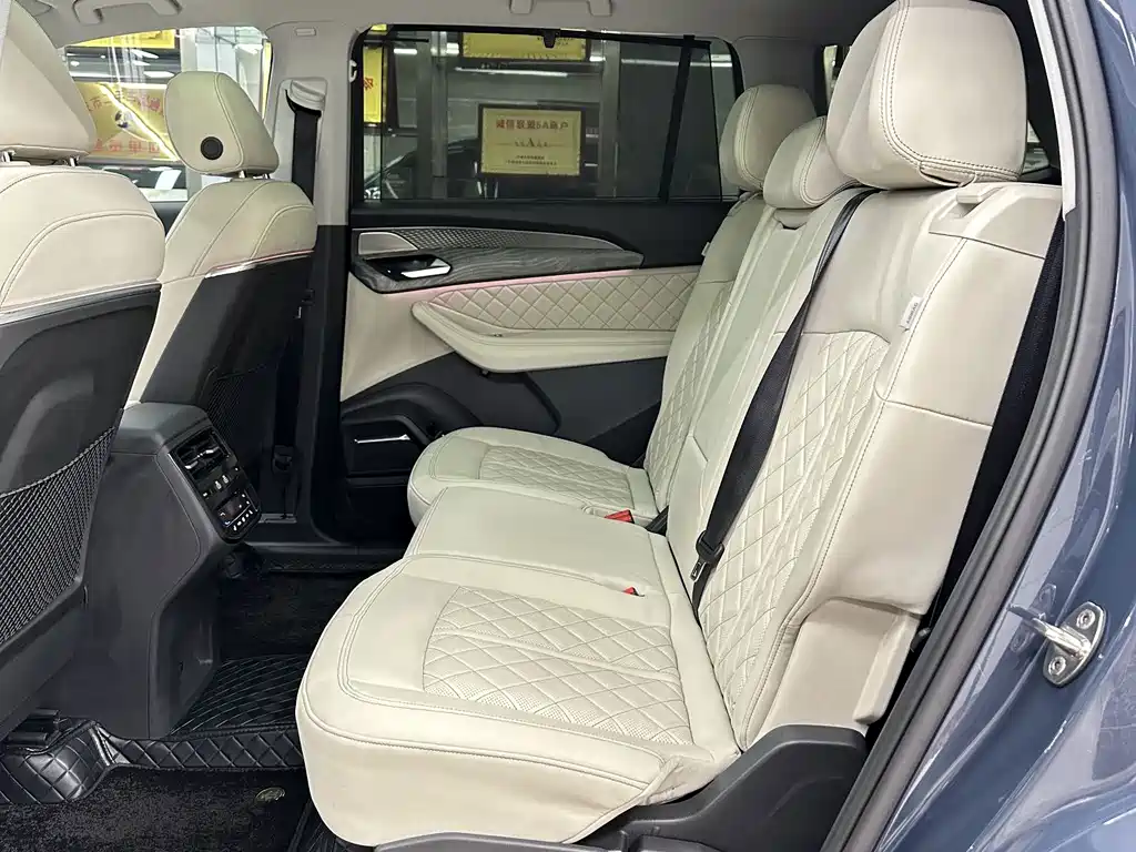 Audi Q6 — миниатюра 12
