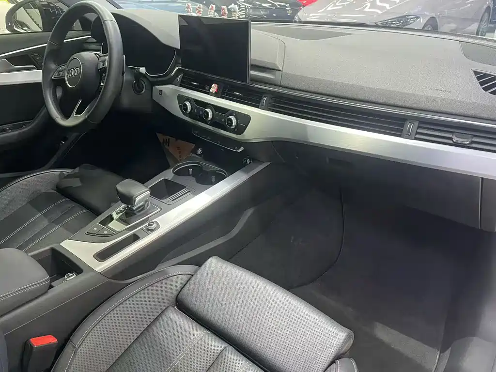 Audi A4L 2023 40 TFSI Fashion