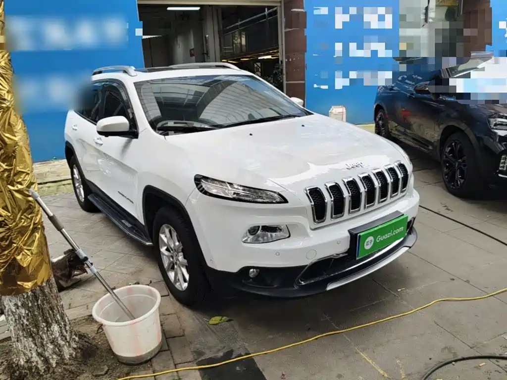 Jeep Cherokee — миниатюра 4