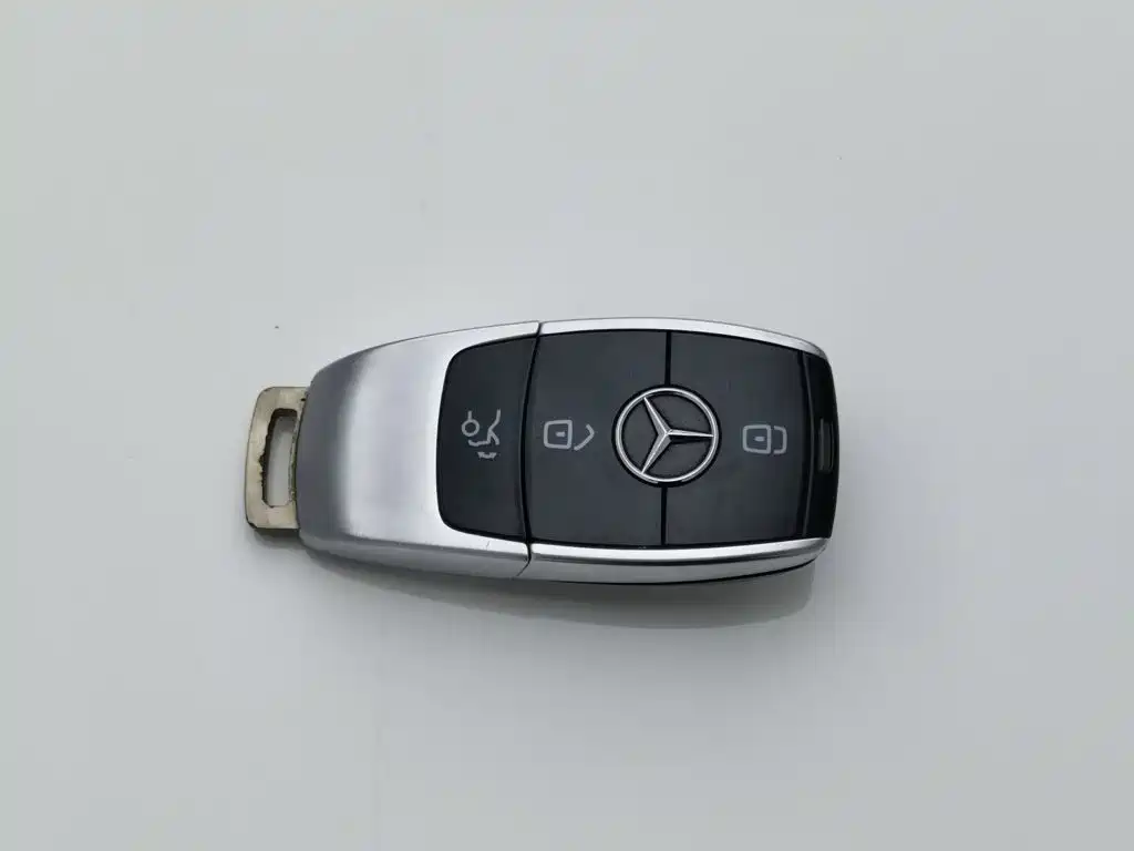 Mercedes-Benz E-Class — миниатюра 19