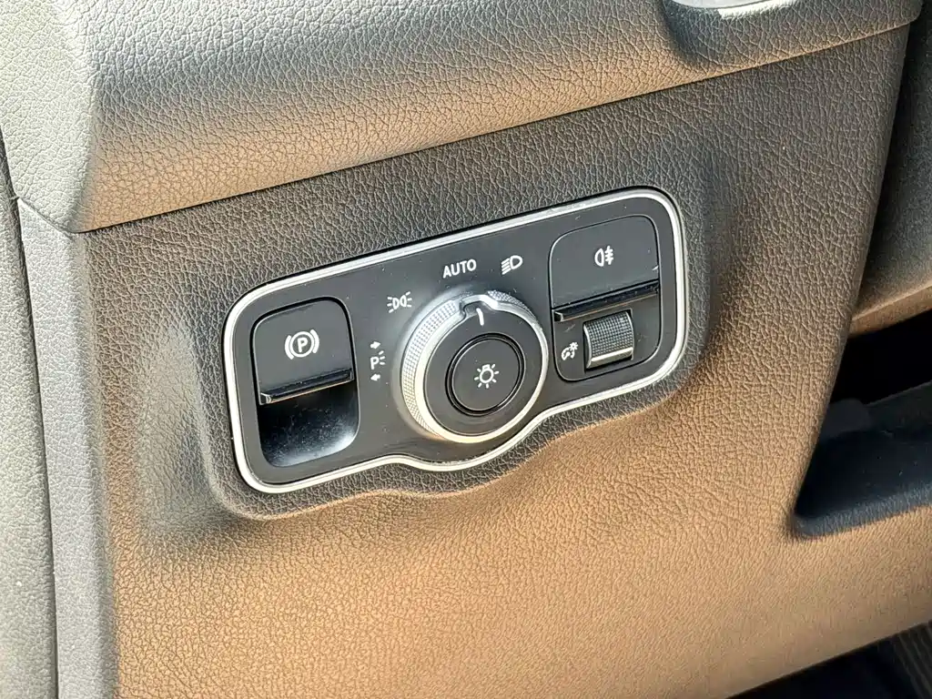 Mercedes-Benz GLB — миниатюра 15