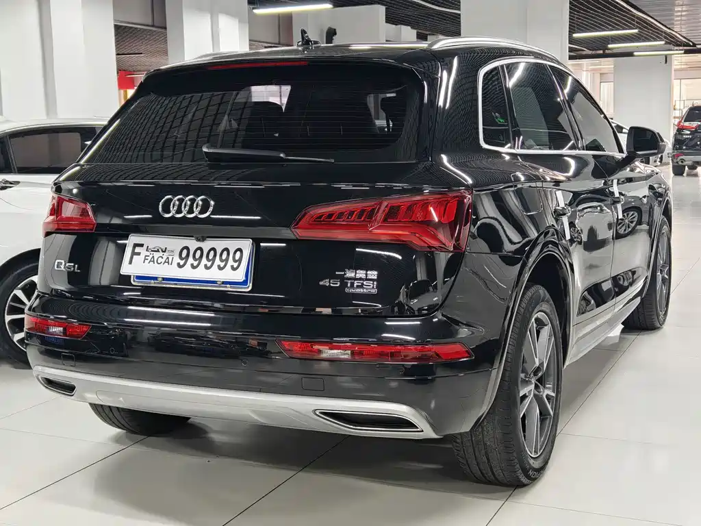 Audi Q5L — миниатюра 3