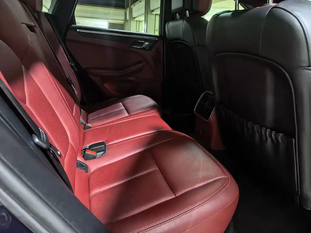 Porsche Macan — миниатюра 10