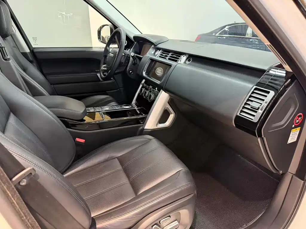 Land Rover Range Rover — миниатюра 8