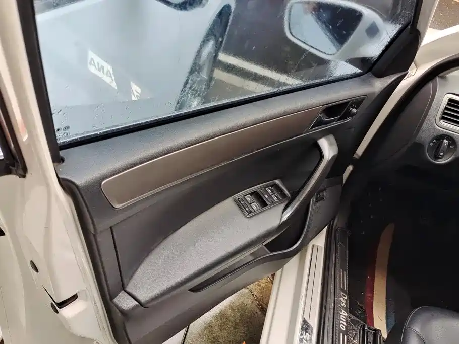 Volkswagen Santana — миниатюра 7