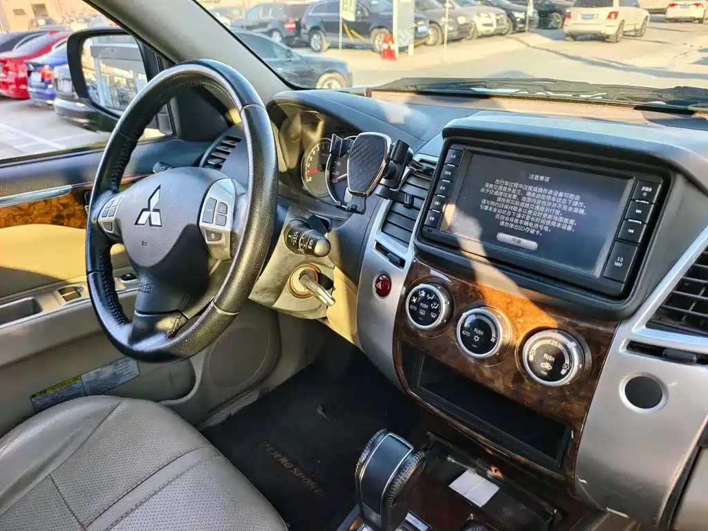 MITSUBISHI PAJERO JINCHANG