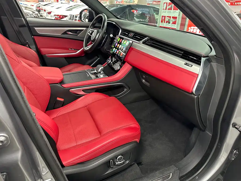 Jaguar F-PACE — миниатюра 23