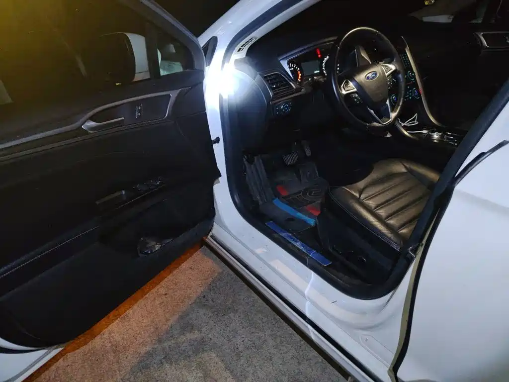 Ford Mondeo — миниатюра 17