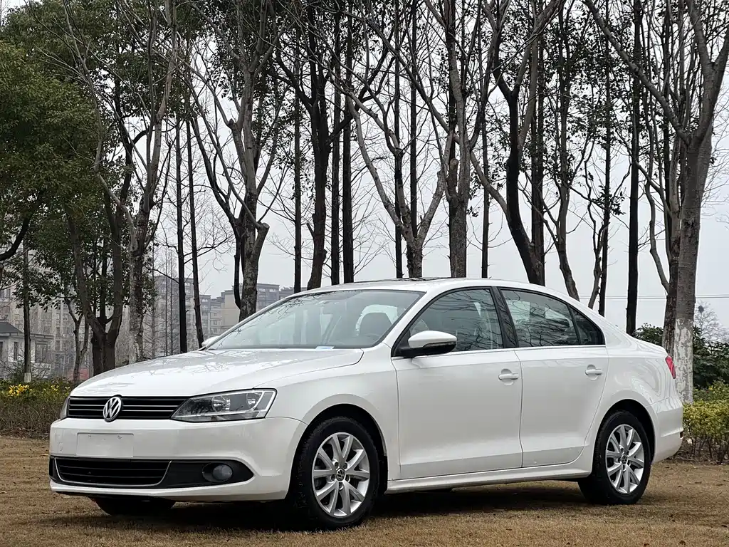 Volkswagen Sagitar 2013