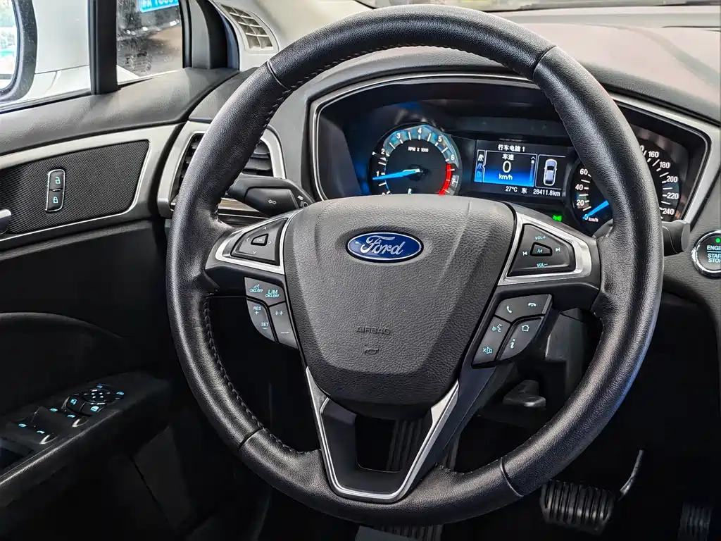 Ford Mondeo — миниатюра 7