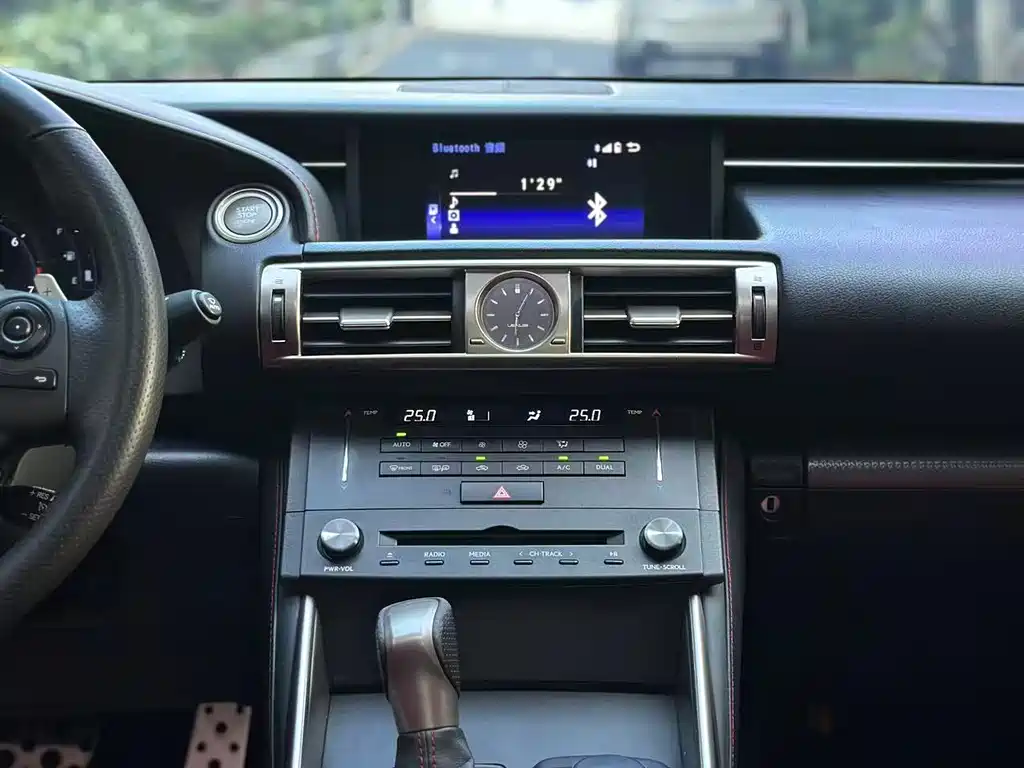 Lexus IS — миниатюра 10