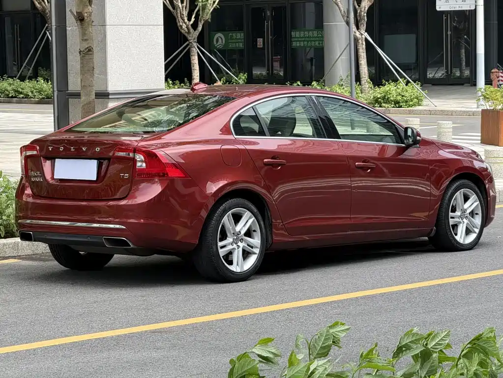 Volvo S60 — миниатюра 4