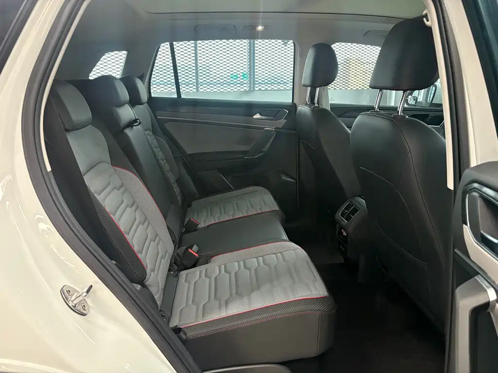 Volkswagen Tayron 330TSI 2WD Luxury Plus Advanced Edition, фото 5