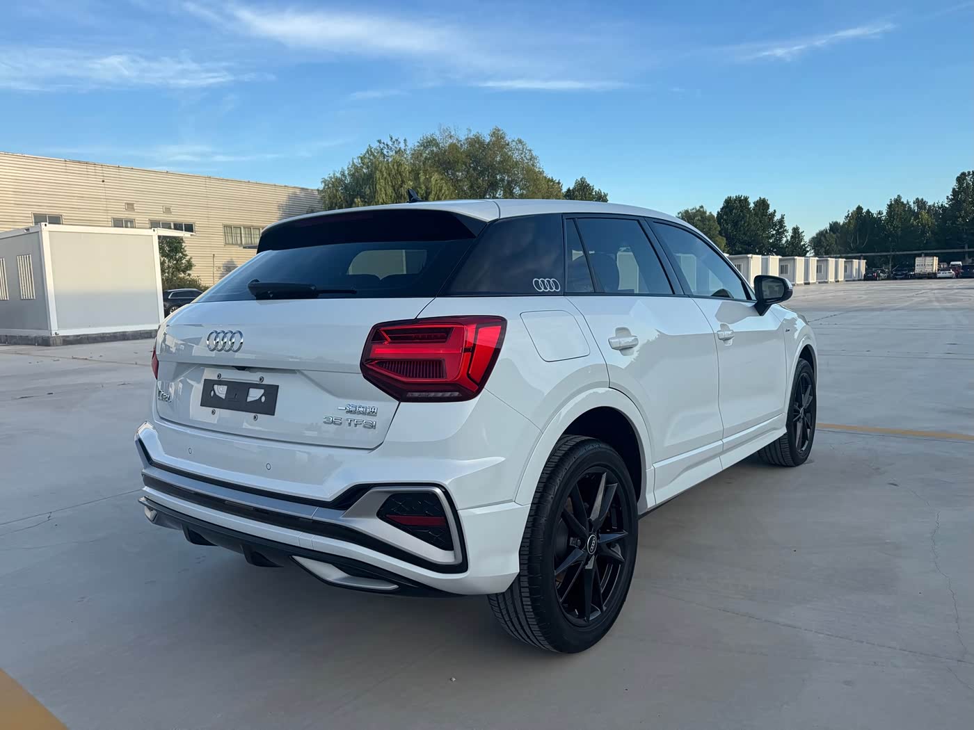 Audi Q2L 1.4 л 2023 г. Белый, пробег 9600 км