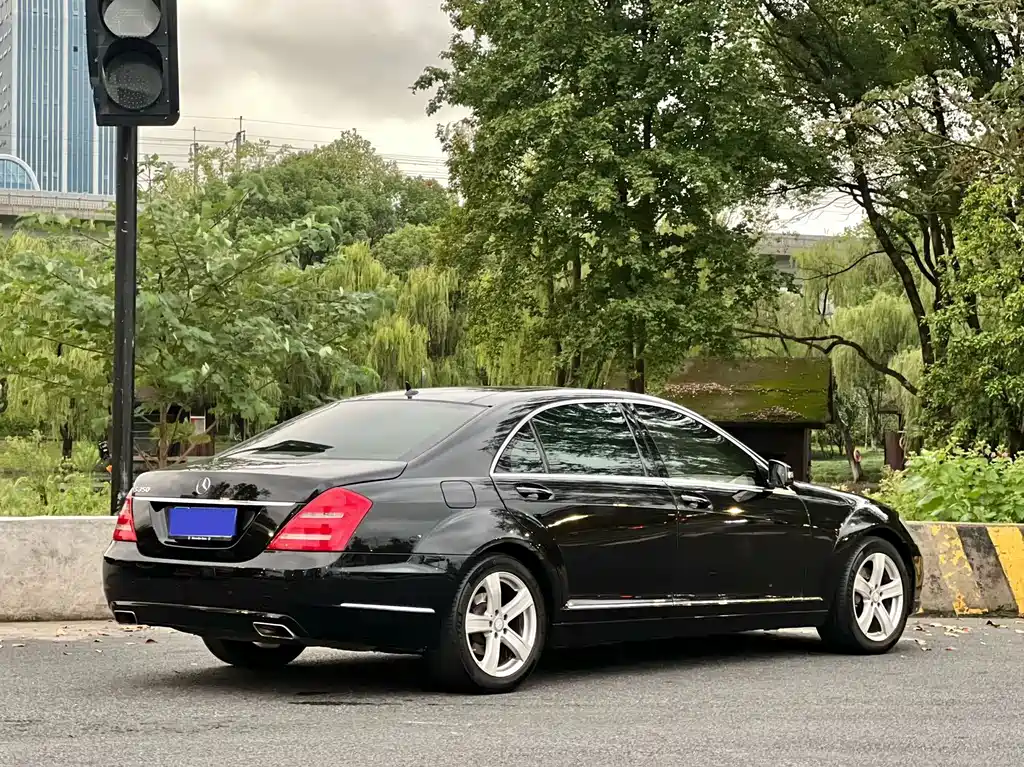 Mercedes-Benz S-Class — миниатюра 6