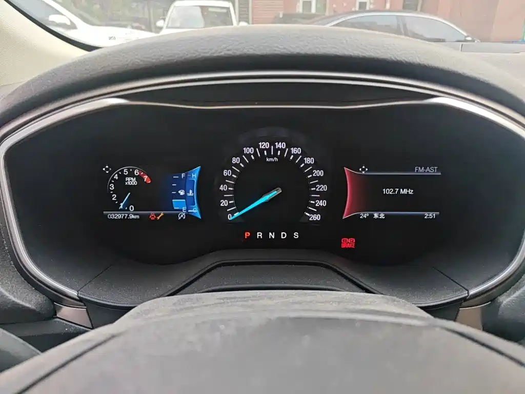 Ford Mondeo — миниатюра 7