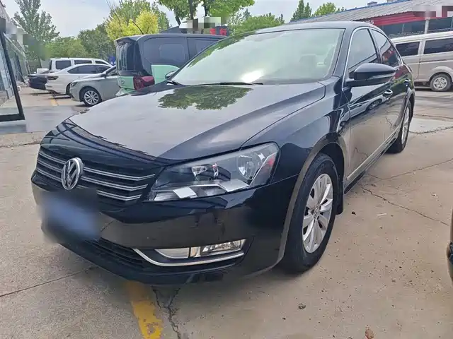 VOLKSWAGEN PASSAT 2017