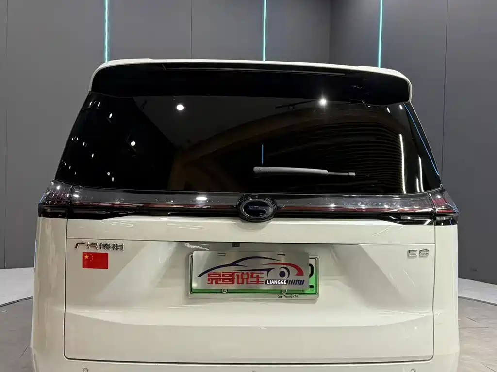 GAC Motor Trumpchi E8 PHEV — миниатюра 7