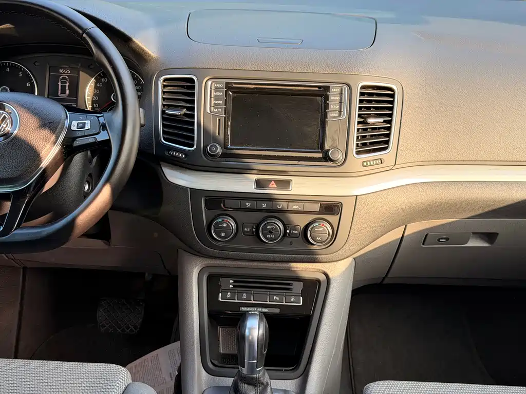 Volkswagen Sharan — миниатюра 10