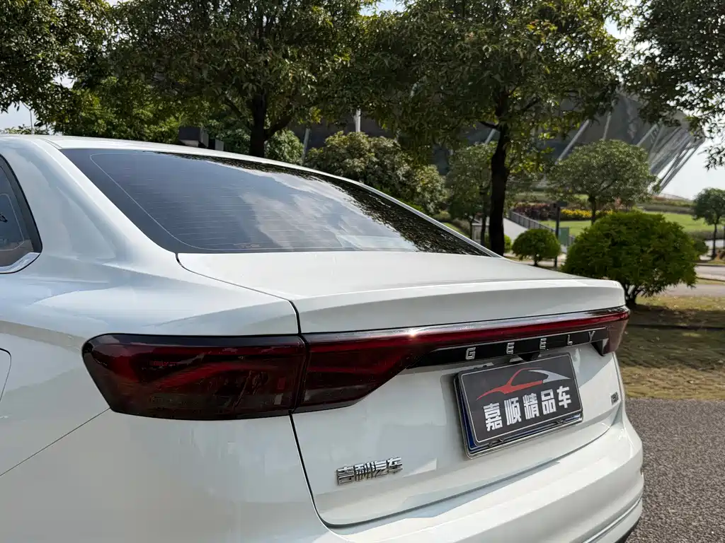 Geely Emgrand — миниатюра 18
