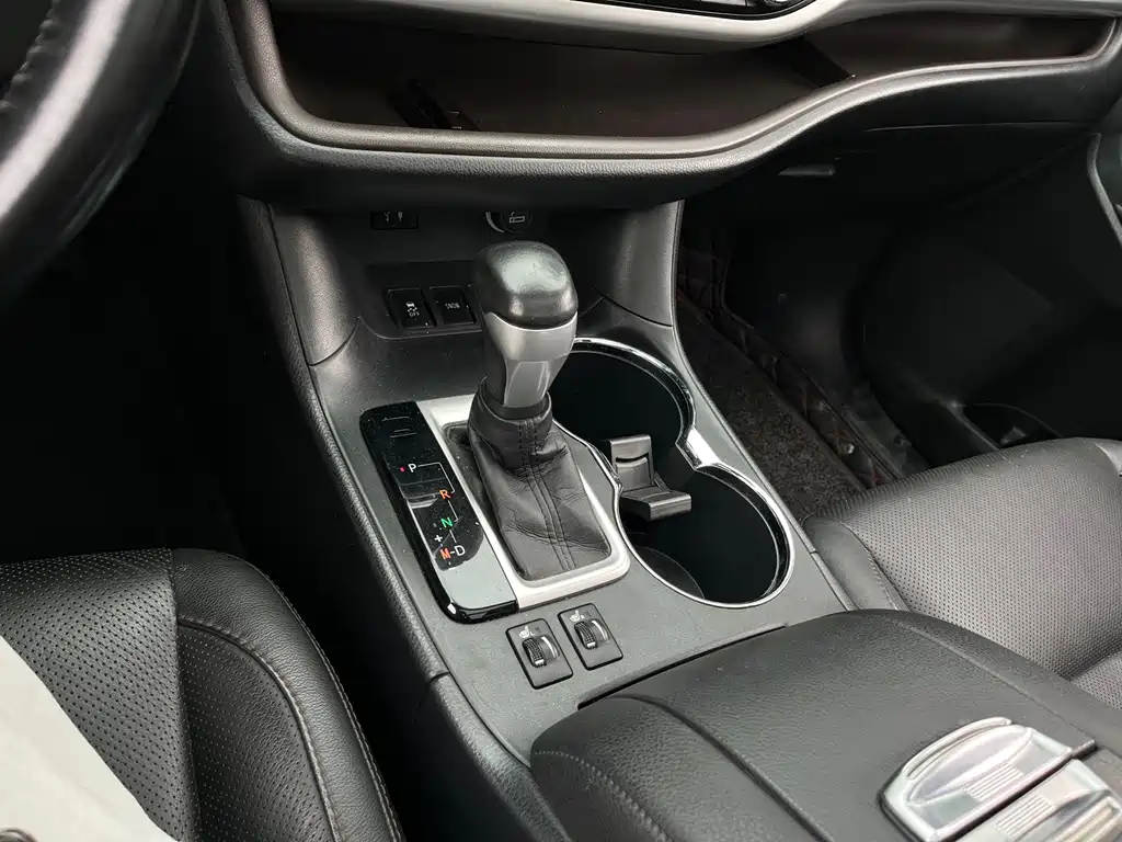 Toyota Highlander — миниатюра 10