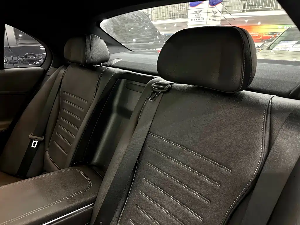Mercedes-Benz C-Class — миниатюра 16