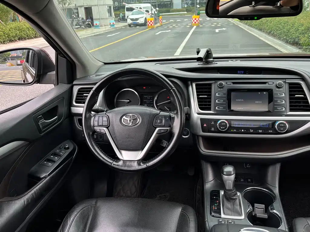 Toyota Highlander — миниатюра 16