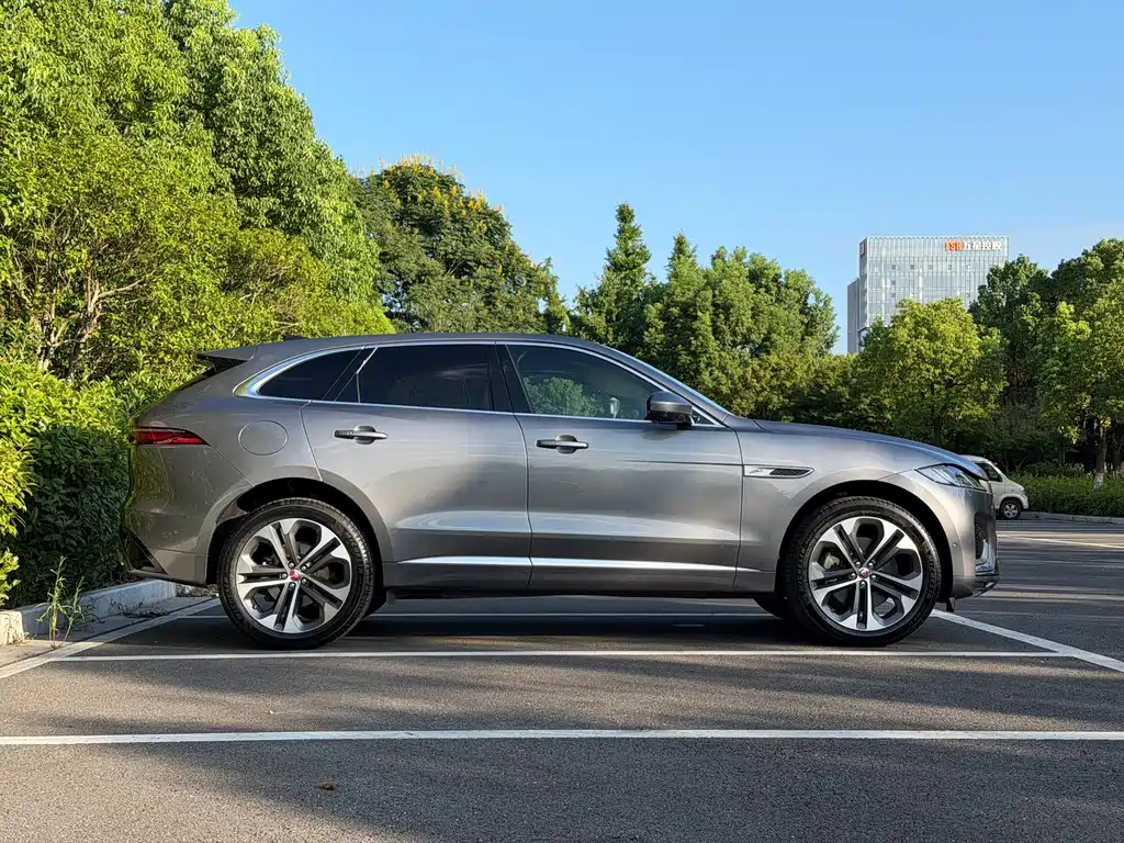 Jaguar F-PACE — миниатюра 4