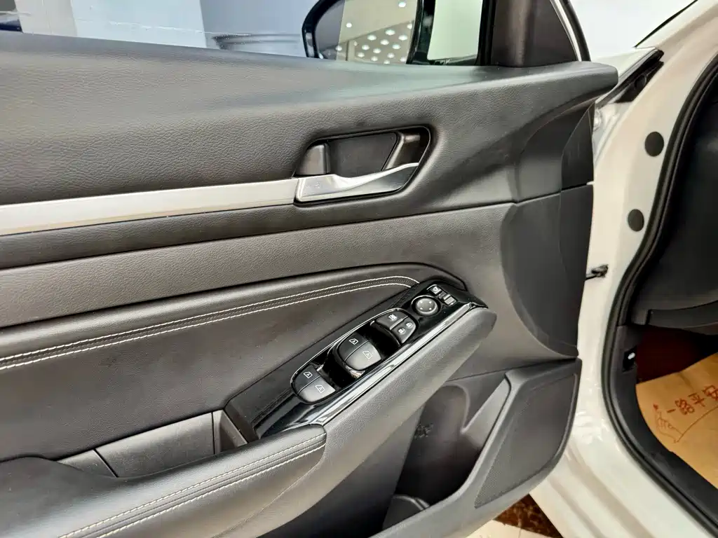 Nissan Teana — миниатюра 9