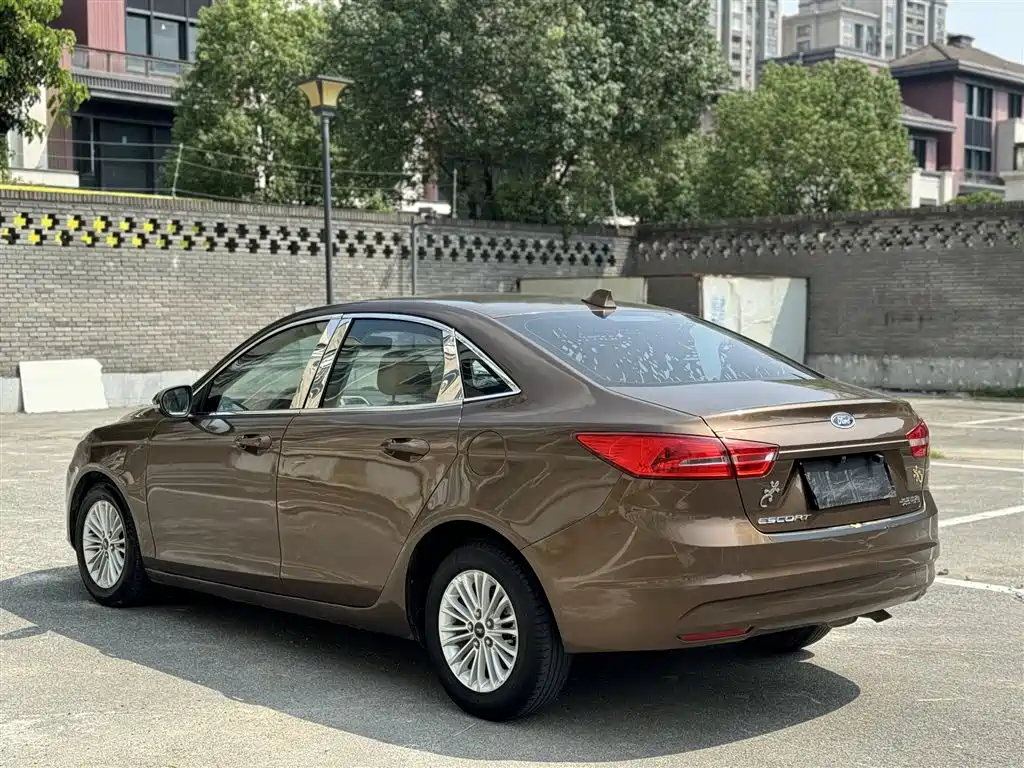 Ford Escort — миниатюра 16