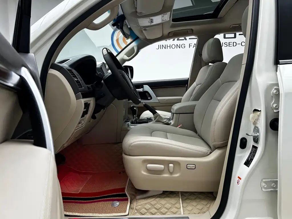 Toyota Land Cruiser 2019 5.7L