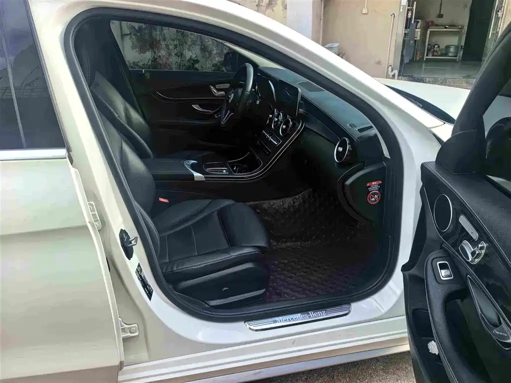 Mercedes-Benz C-Class — миниатюра 10