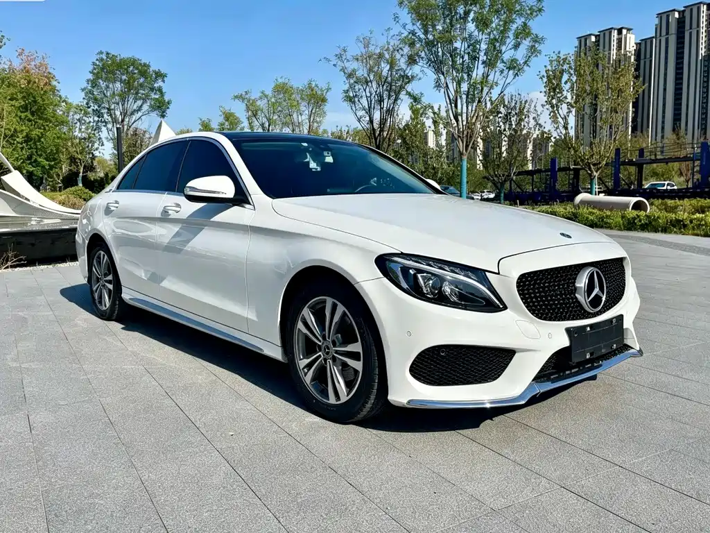Mercedes-Benz C-Class — миниатюра 3